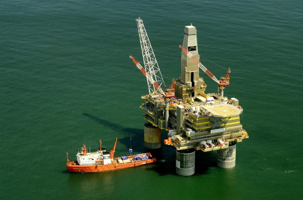 russia, oil platform, rig-112445.jpg